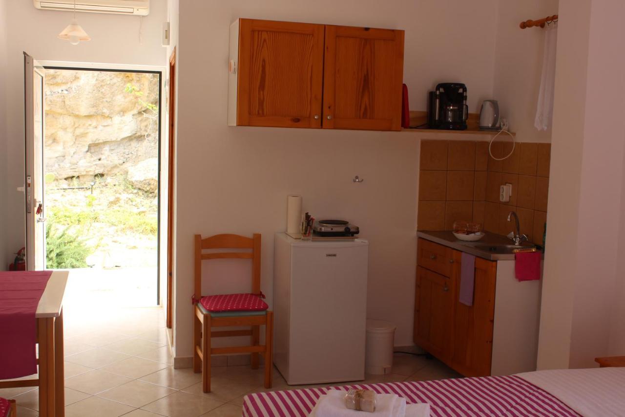 Aaron Studios Apartments Agia Fotia  Extérieur photo